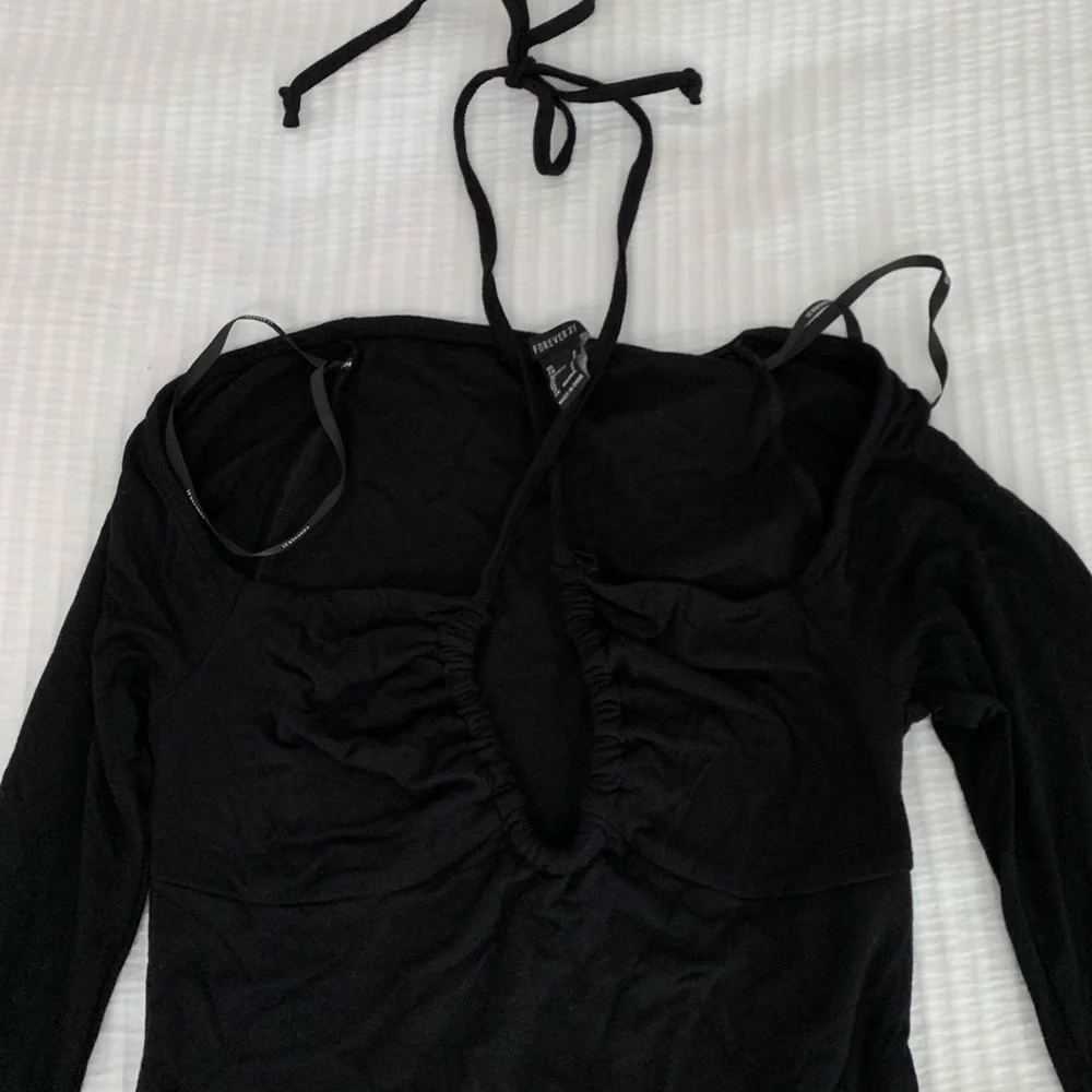 Cutout halter bodysuit in black - Picture 12 of 13